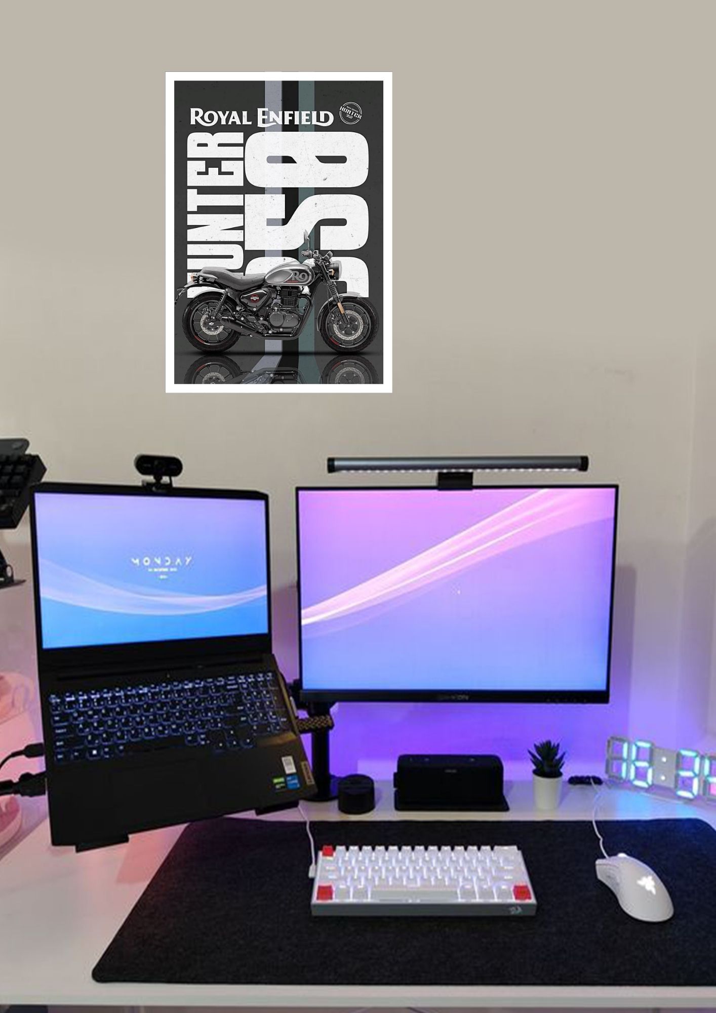 Hunter 350 - Alternative View 1